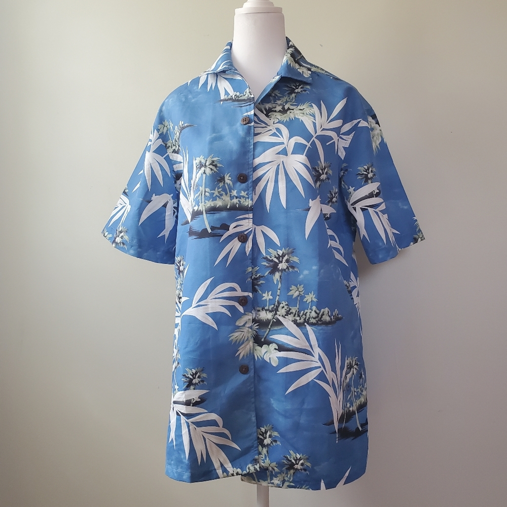 Year In Year Out Premium Quality palms Men’s Shirt Size Small